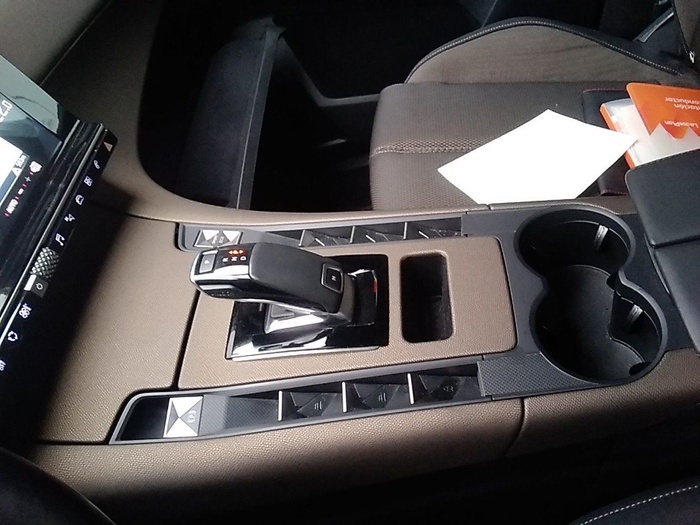 DS DS7 Crossback BlueHDi 130 DE Bastille + AT 96 kW (130 CV) Vehículo usado en Madrid DS DS7 Crossback BlueHDi 130 DE Bastille + AT 96 kW (130 CV) Vehículo usado en Madrid