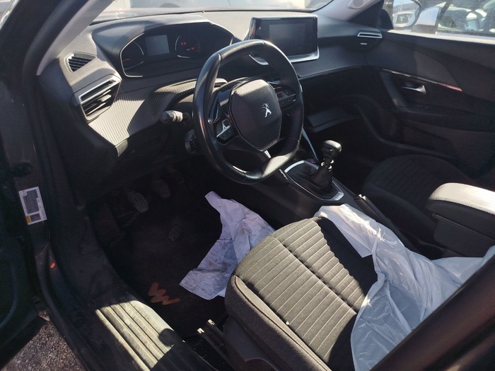 Peugeot 2008 BlueHDi 110 S&S Active Pack 81 kW (110 CV) Vehículo usado en Madrid Peugeot 2008 BlueHDi 110 S&S Active Pack 81 kW (110 CV) Vehículo usado en Madrid