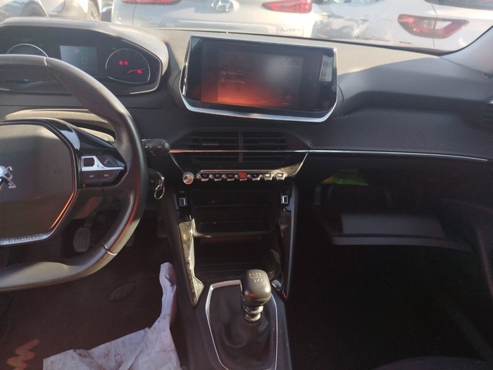 Peugeot 2008 BlueHDi 110 S&S Active Pack 81 kW (110 CV) Vehículo usado en Madrid Peugeot 2008 BlueHDi 110 S&S Active Pack 81 kW (110 CV) Vehículo usado en Madrid