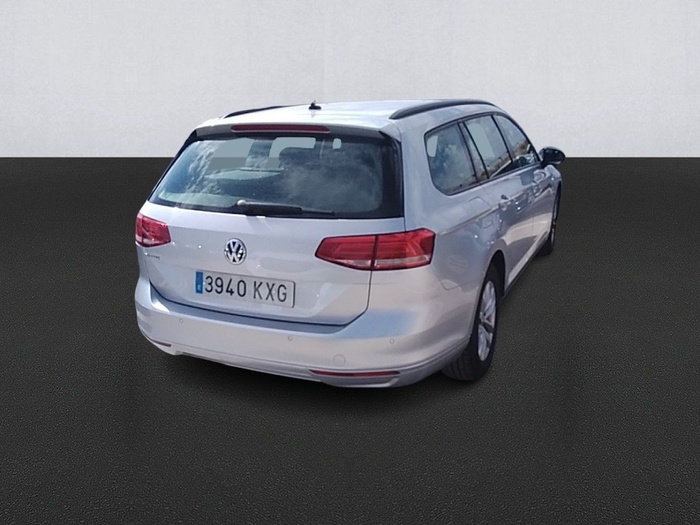 Volkswagen Passat Variant Edition 2.0 TDI 110 kW (150 CV) Vehículo usado en Madrid Volkswagen Passat Variant Edition 2.0 TDI 110 kW (150 CV) Vehículo usado en Madrid