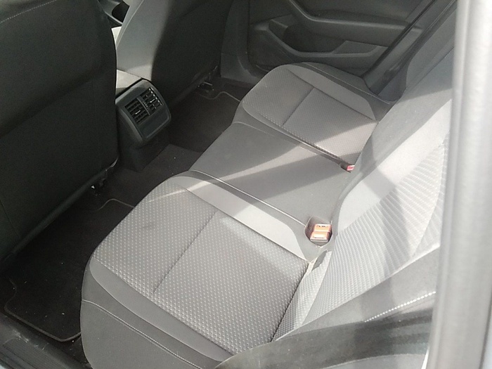 Volkswagen Passat Variant Edition 2.0 TDI 110 kW (150 CV) Vehículo usado en Madrid Volkswagen Passat Variant Edition 2.0 TDI 110 kW (150 CV) Vehículo usado en Madrid