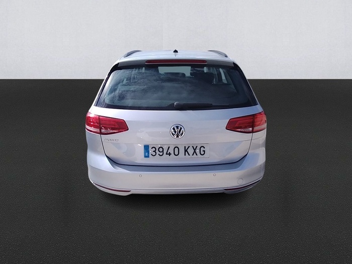 Volkswagen Passat Variant Edition 2.0 TDI 110 kW (150 CV) Vehículo usado en Madrid Volkswagen Passat Variant Edition 2.0 TDI 110 kW (150 CV) Vehículo usado en Madrid