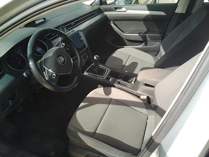 Volkswagen Passat Variant Edition 2.0 TDI 110 kW (150 CV) Vehículo usado en Madrid Volkswagen Passat Variant Edition 2.0 TDI 110 kW (150 CV) Vehículo usado en Madrid