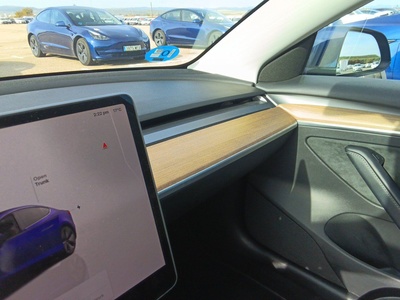 Tesla Model 3 RWD 208 kW (283 CV) 9 Tesla Model 3 RWD 208 kW (283 CV) 9