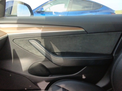 Tesla Model 3 RWD 208 kW (283 CV) 10 Tesla Model 3 RWD 208 kW (283 CV) 10