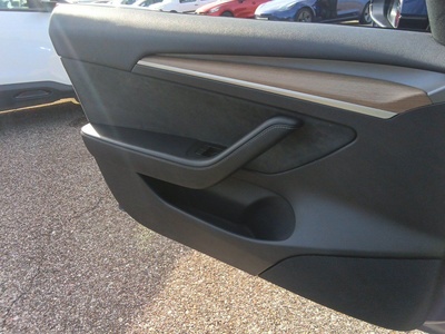 Tesla Model 3 RWD 208 kW (283 CV) 12 Tesla Model 3 RWD 208 kW (283 CV) 12