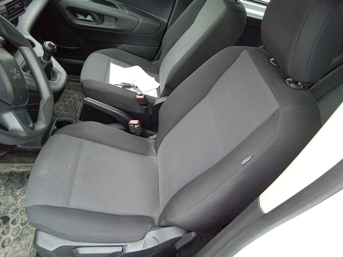 Peugeot Rifter BlueHDi 100 Access Standard 73 kW (100 CV) Vehículo usado en Madrid Peugeot Rifter BlueHDi 100 Access Standard 73 kW (100 CV) Vehículo usado en Madrid