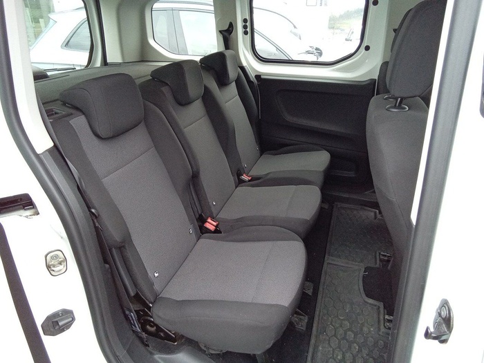 Peugeot Rifter BlueHDi 100 Access Standard 73 kW (100 CV) Vehículo usado en Madrid Peugeot Rifter BlueHDi 100 Access Standard 73 kW (100 CV) Vehículo usado en Madrid