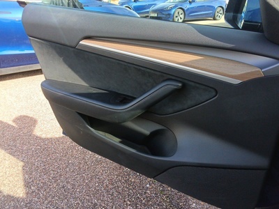 Tesla Model 3 RWD 208 kW (283 CV) 12 Tesla Model 3 RWD 208 kW (283 CV) 12