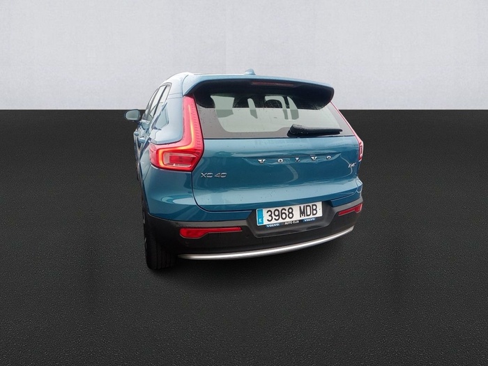 Volvo XC40 B4 G Plus Bright AWD Auto 145 kW (197 CV) Vehículo usado en Madrid Volvo XC40 B4 G Plus Bright AWD Auto 145 kW (197 CV) Vehículo usado en Madrid