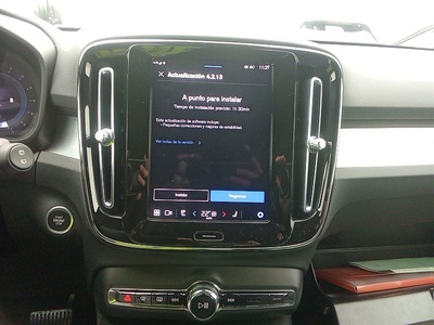 Volvo XC40 B4 G Plus Bright AWD Auto 145 kW (197 CV) 10 Volvo XC40 B4 G Plus Bright AWD Auto 145 kW (197 CV) 10