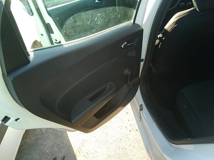 Renault Clio Intens TCe 66 kW (90 CV) Vehículo usado en Madrid Renault Clio Intens TCe 66 kW (90 CV) Vehículo usado en Madrid