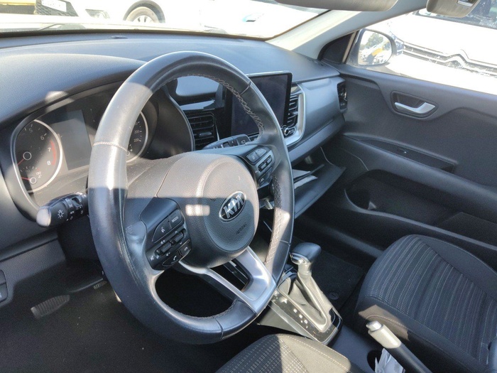Kia Stonic 1.0 T-GDi MHEV Drive DCT 88 kW (120 CV) Vehículo usado en Madrid Kia Stonic 1.0 T-GDi MHEV Drive DCT 88 kW (120 CV) Vehículo usado en Madrid
