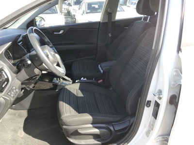 Kia Stonic 1.0 T-GDi MHEV Drive DCT 88 kW (120 CV) 13 Kia Stonic 1.0 T-GDi MHEV Drive DCT 88 kW (120 CV) 13