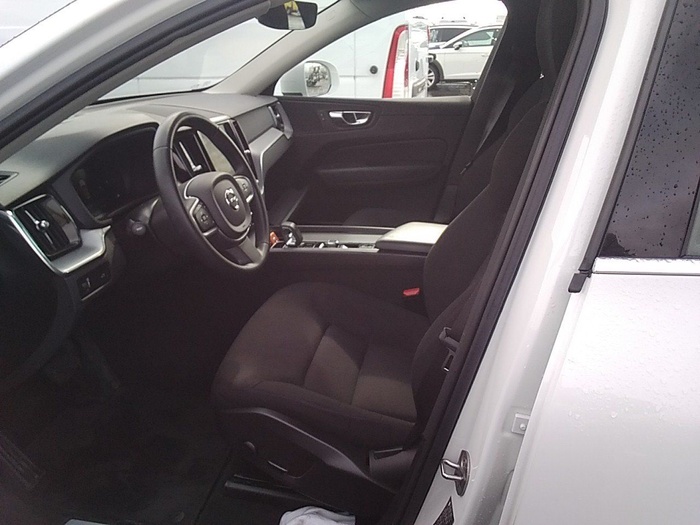 Volvo XC60 B4 D Momentum Pro Auto 145 kW (197 CV) Vehículo usado en Madrid Volvo XC60 B4 D Momentum Pro Auto 145 kW (197 CV) Vehículo usado en Madrid