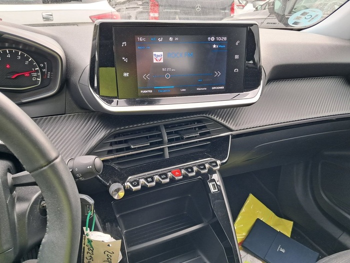 Peugeot 2008 BlueHDi 110 S&S Active Pack 81 kW (110 CV) Vehículo usado en Madrid Peugeot 2008 BlueHDi 110 S&S Active Pack 81 kW (110 CV) Vehículo usado en Madrid