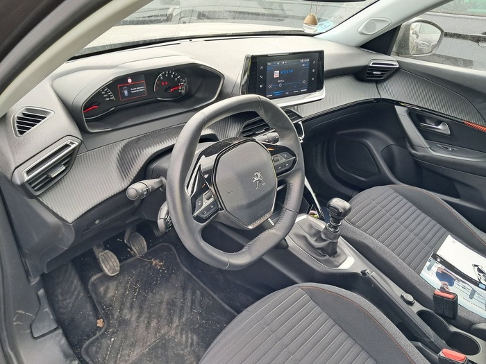 Peugeot 2008 BlueHDi 110 S&S Active Pack 81 kW (110 CV) Vehículo usado en Madrid Peugeot 2008 BlueHDi 110 S&S Active Pack 81 kW (110 CV) Vehículo usado en Madrid