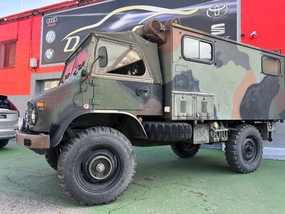 Mercedes-Benz   1 Mercedes-Benz   1
