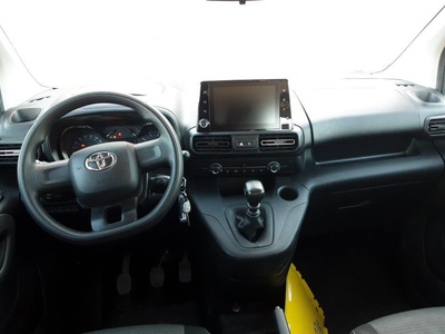Toyota Proace City 1.5 D VX L1 75 kW (102 CV) 10 Toyota Proace City 1.5 D VX L1 75 kW (102 CV) 10