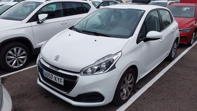 Peugeot 208 BlueHDi 100 Active 73 kW (100 CV) 10 Peugeot 208 BlueHDi 100 Active 73 kW (100 CV) 10