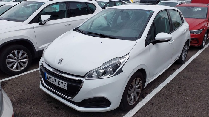 Peugeot 208 BlueHDi 100 Active 73 kW (100 CV) Vehículo usado en Madrid Peugeot 208 BlueHDi 100 Active 73 kW (100 CV) Vehículo usado en Madrid