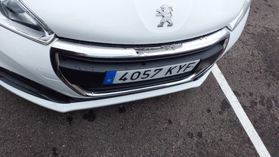 Peugeot 208 BlueHDi 100 Active 73 kW (100 CV) 13 Peugeot 208 BlueHDi 100 Active 73 kW (100 CV) 13