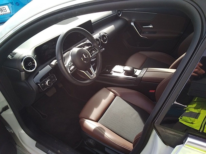 Mercedes-Benz CLA 220 d 140 kW (190 CV) Vehículo usado en Madrid Mercedes-Benz CLA 220 d 140 kW (190 CV) Vehículo usado en Madrid