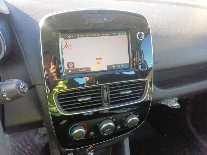 Renault Clio Business dCi 55 kW (75 CV) Vehículo usado en Madrid Renault Clio Business dCi 55 kW (75 CV) Vehículo usado en Madrid