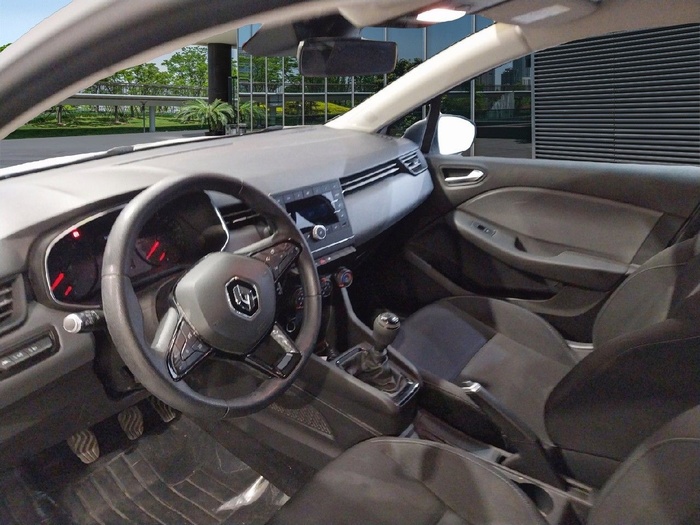 Renault Clio Business Blue dCi 63 kW (85 CV) Vehículo usado en Madrid Renault Clio Business Blue dCi 63 kW (85 CV) Vehículo usado en Madrid