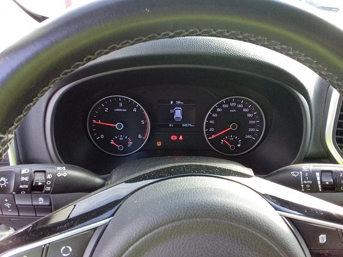 Kia Sportage 1.6 MHEV Business 4x4 100 kW (136 CV) Vehículo usado en Madrid Kia Sportage 1.6 MHEV Business 4x4 100 kW (136 CV) Vehículo usado en Madrid