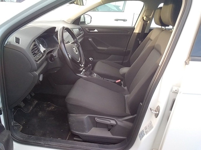 Volkswagen T-Roc Edition 2.0 TDI 85 kW (115 CV) Vehículo usado en Madrid Volkswagen T-Roc Edition 2.0 TDI 85 kW (115 CV) Vehículo usado en Madrid