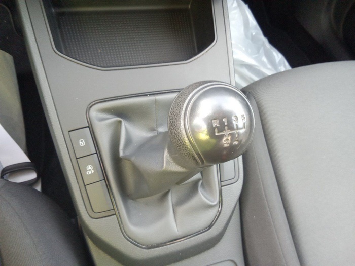 SEAT Arona 1.6 TDI Reference 70 kW (95 CV) Vehículo usado en Madrid SEAT Arona 1.6 TDI Reference 70 kW (95 CV) Vehículo usado en Madrid