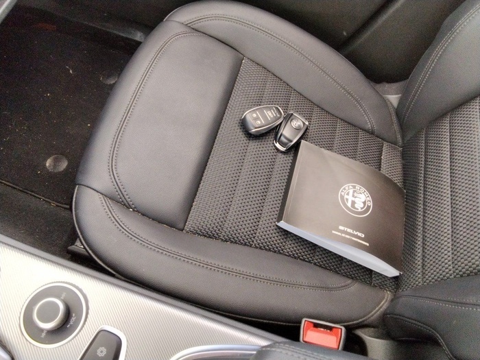 Alfa Romeo Stelvio 2.2 Diesel Sprint RWD 140 kW (190 CV) Vehículo usado en Madrid Alfa Romeo Stelvio 2.2 Diesel Sprint RWD 140 kW (190 CV) Vehículo usado en Madrid