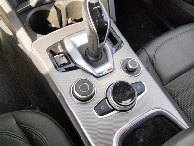 Alfa Romeo Stelvio 2.2 Diesel Sprint RWD 140 kW (190 CV) 14 Alfa Romeo Stelvio 2.2 Diesel Sprint RWD 140 kW (190 CV) 14