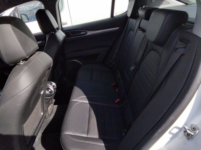 Alfa Romeo Stelvio 2.2 Diesel Sprint RWD 140 kW (190 CV) Vehículo usado en Madrid Alfa Romeo Stelvio 2.2 Diesel Sprint RWD 140 kW (190 CV) Vehículo usado en Madrid