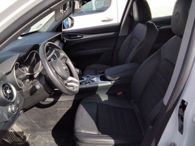 Alfa Romeo Stelvio 2.2 Diesel Sprint RWD 140 kW (190 CV) 10 Alfa Romeo Stelvio 2.2 Diesel Sprint RWD 140 kW (190 CV) 10