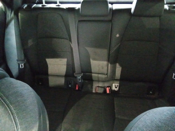 Toyota Corolla 1.8 125H Style E-CVT 90 kW (122 CV) Vehículo usado en Madrid Toyota Corolla 1.8 125H Style E-CVT 90 kW (122 CV) Vehículo usado en Madrid