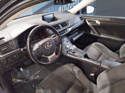 Lexus CT 200h Business 100 kW (136 CV) 7 Lexus CT 200h Business 100 kW (136 CV) 7
