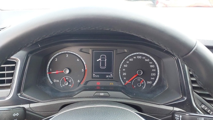 Volkswagen T-Roc Edition 1.6 TDI 85 kW (115 CV) Vehículo usado en Madrid Volkswagen T-Roc Edition 1.6 TDI 85 kW (115 CV) Vehículo usado en Madrid