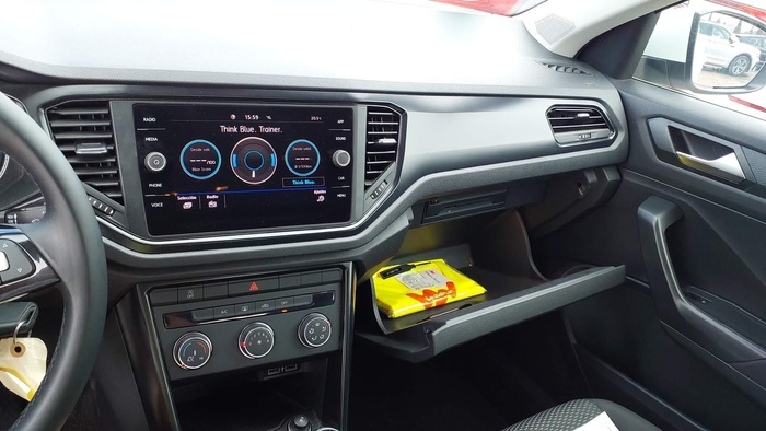 Volkswagen T-Roc Edition 1.6 TDI 85 kW (115 CV) Vehículo usado en Madrid Volkswagen T-Roc Edition 1.6 TDI 85 kW (115 CV) Vehículo usado en Madrid