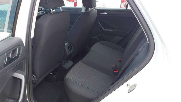 Volkswagen T-Roc Edition 1.6 TDI 85 kW (115 CV) Vehículo usado en Madrid Volkswagen T-Roc Edition 1.6 TDI 85 kW (115 CV) Vehículo usado en Madrid