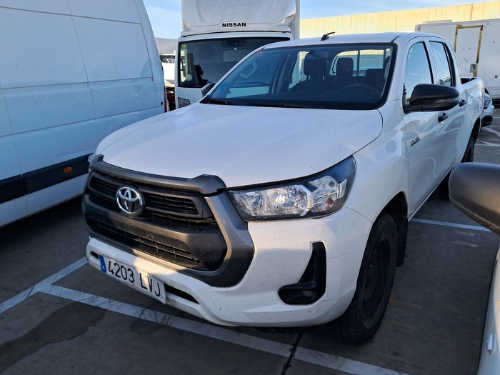 Toyota Hilux 2.4 D-4D Doble Cabina GX 110 kW (150 CV) Vehículo usado en Madrid Toyota Hilux 2.4 D-4D Doble Cabina GX 110 kW (150 CV) Vehículo usado en Madrid