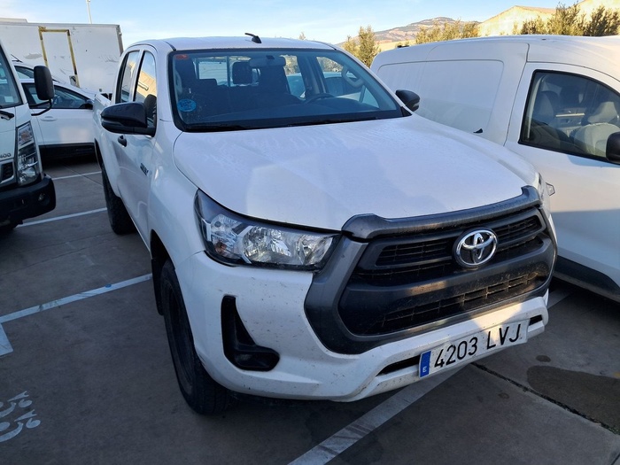 Toyota Hilux 2.4 D-4D Doble Cabina GX 110 kW (150 CV) Vehículo usado en Madrid Toyota Hilux 2.4 D-4D Doble Cabina GX 110 kW (150 CV) Vehículo usado en Madrid