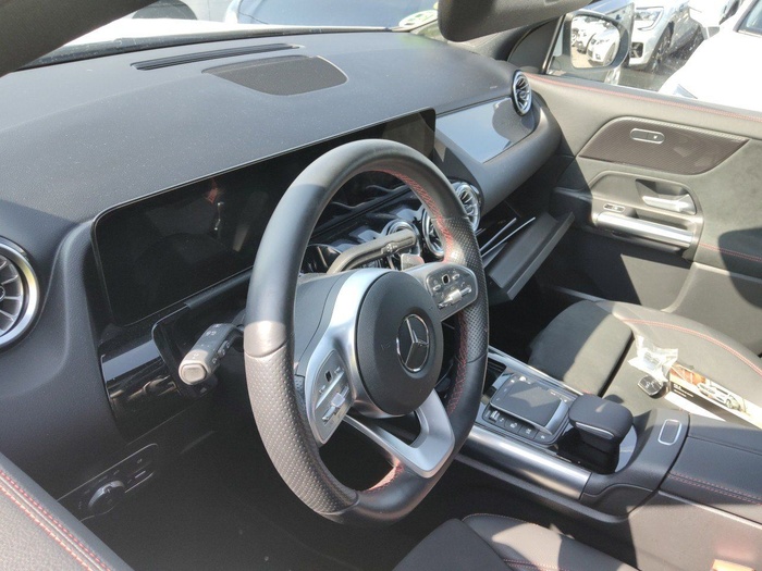 Mercedes-Benz GLA 200 d 110 kW (150 CV) Vehículo usado en Madrid Mercedes-Benz GLA 200 d 110 kW (150 CV) Vehículo usado en Madrid