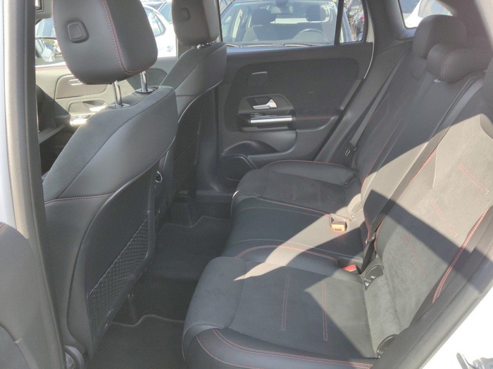 Mercedes-Benz GLA 200 d 110 kW (150 CV) Vehículo usado en Madrid Mercedes-Benz GLA 200 d 110 kW (150 CV) Vehículo usado en Madrid