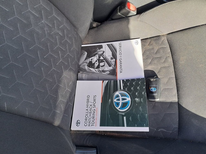 Toyota Corolla 1.8 125 Híbrido Active Tech E-CVT 90 kW (122 CV) Vehículo usado en Madrid Toyota Corolla 1.8 125 Híbrido Active Tech E-CVT 90 kW (122 CV) Vehículo usado en Madrid