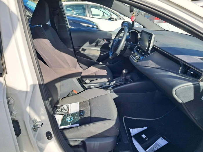 Toyota Corolla 1.8 125 Híbrido Active Tech E-CVT 90 kW (122 CV) Vehículo usado en Madrid Toyota Corolla 1.8 125 Híbrido Active Tech E-CVT 90 kW (122 CV) Vehículo usado en Madrid