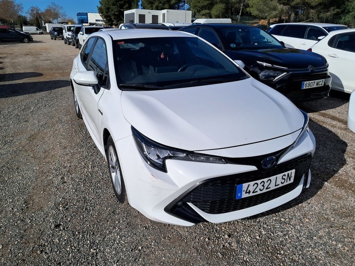 Toyota Corolla 1.8 125 Híbrido Active Tech E-CVT 90 kW (122 CV) Vehículo usado en Madrid Toyota Corolla 1.8 125 Híbrido Active Tech E-CVT 90 kW (122 CV) Vehículo usado en Madrid