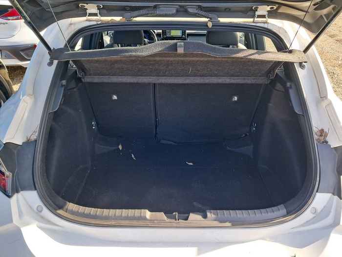 Toyota Corolla 1.8 125 Híbrido Active Tech E-CVT 90 kW (122 CV) Vehículo usado en Madrid Toyota Corolla 1.8 125 Híbrido Active Tech E-CVT 90 kW (122 CV) Vehículo usado en Madrid