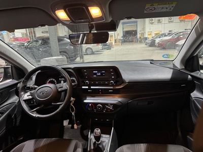 Hyundai i20 1.0 TGDI 48V Essence 74 kW (100 CV) 8 Hyundai i20 1.0 TGDI 48V Essence 74 kW (100 CV) 8